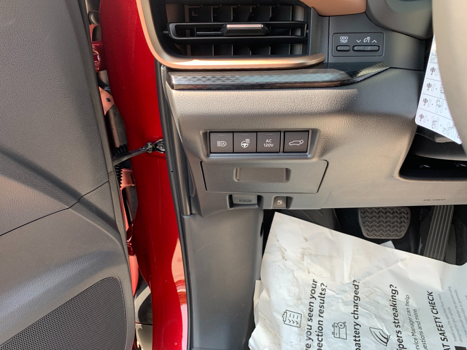 New 2026 Ruby Flare Pearl Toyota Hybrid MAX Platinum image 30
