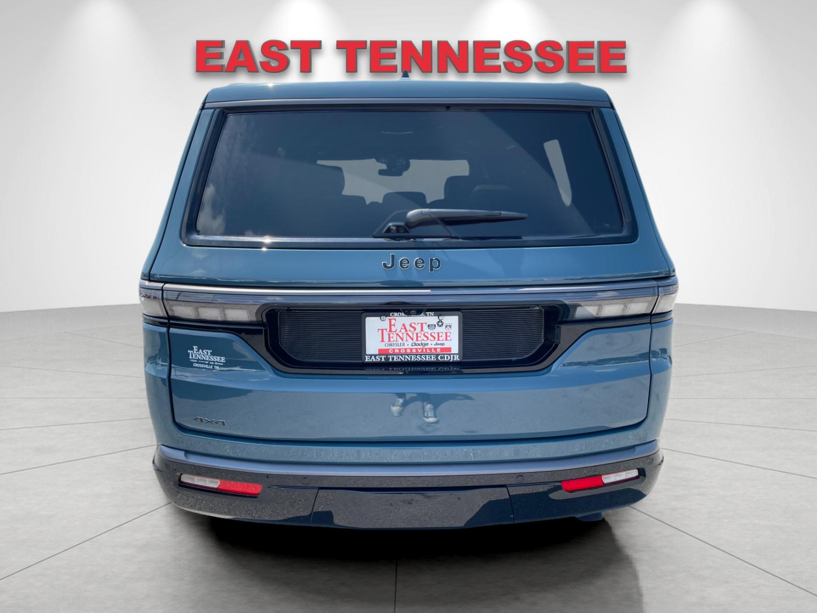 New 2026 Steel Blue Exterior Paint Jeep Summit Reserve image 4