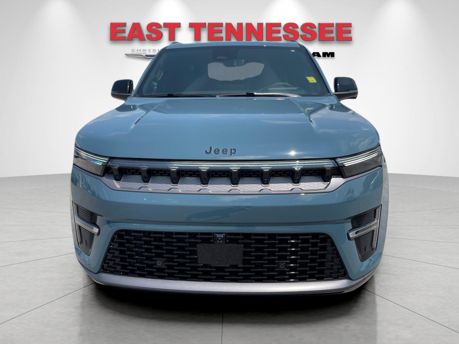New 2026 Steel Blue Exterior Paint Jeep Summit Reserve image 8