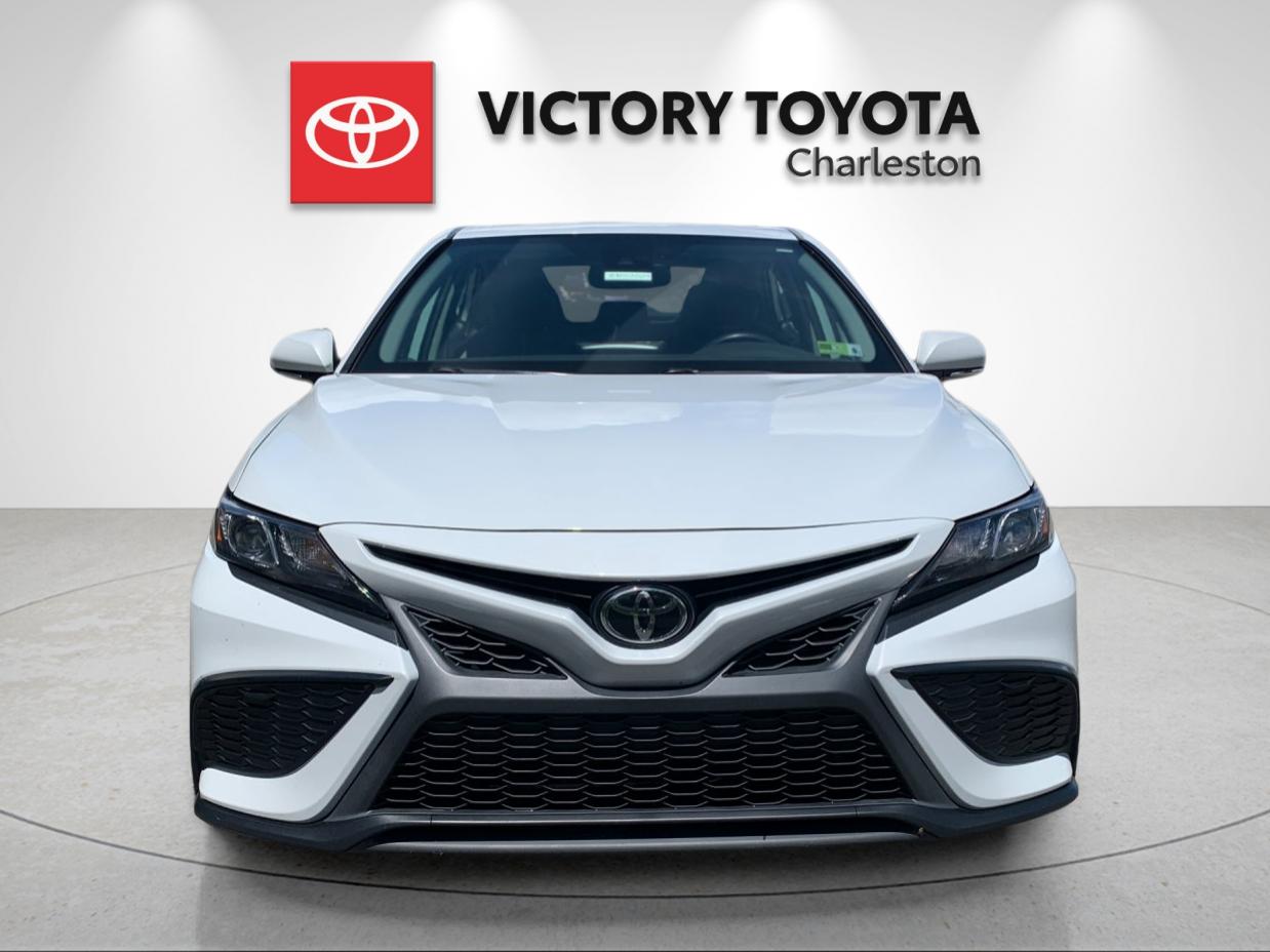 Used 2022 White Toyota SE image 8