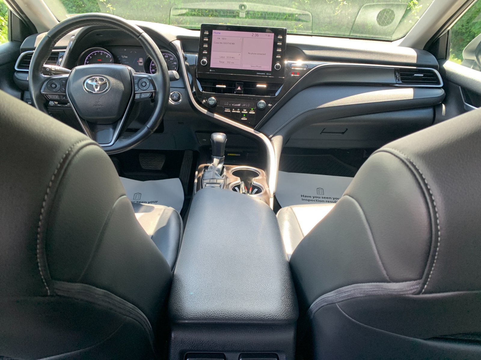 Used 2022 White Toyota SE image 16