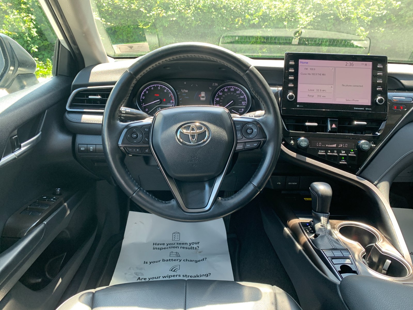 Used 2022 White Toyota SE image 17