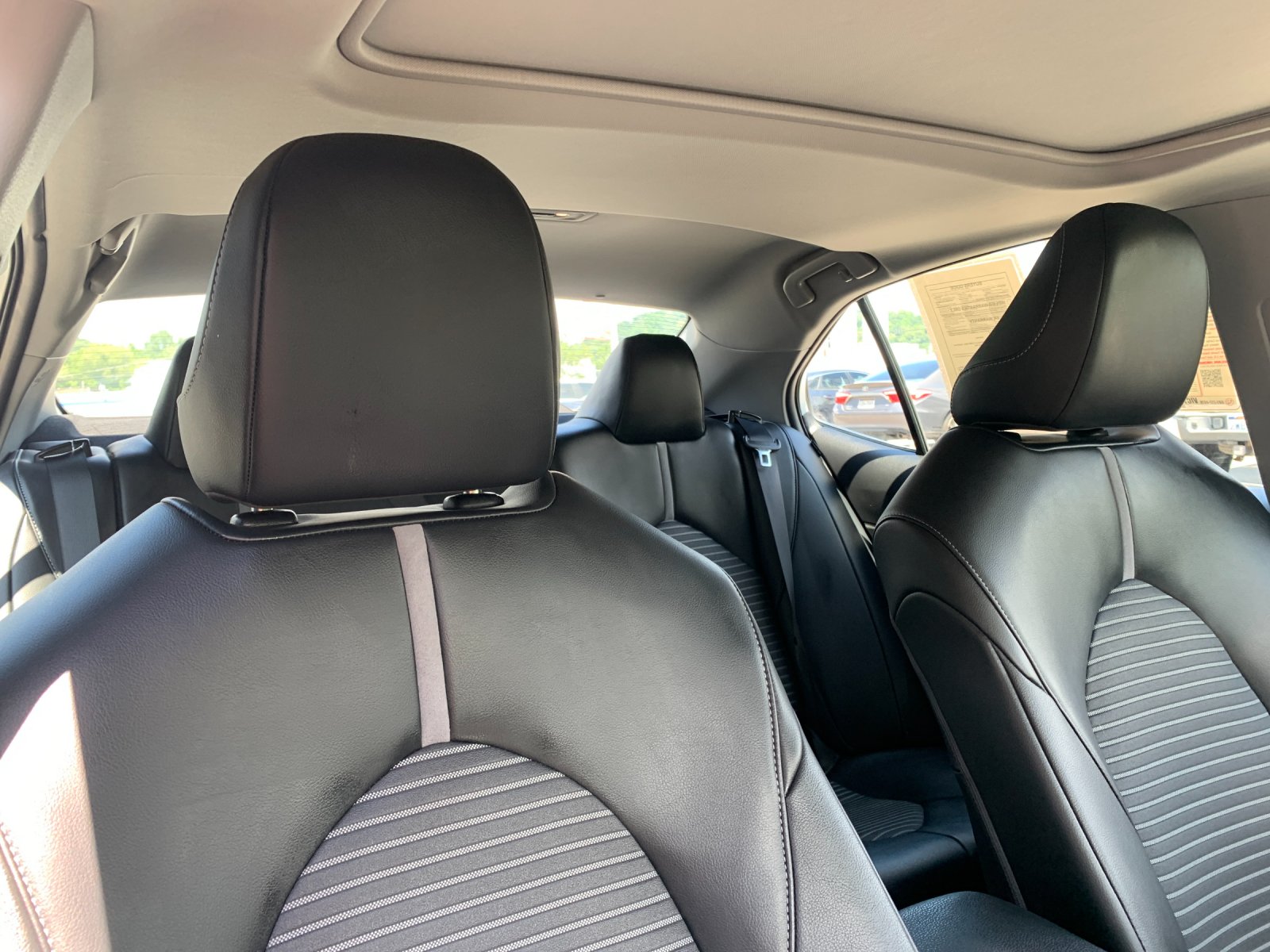 Used 2022 White Toyota SE image 19