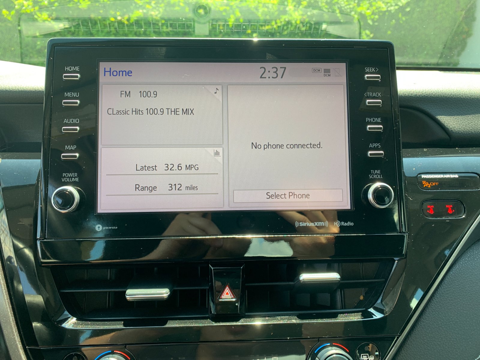 Used 2022 White Toyota SE image 22