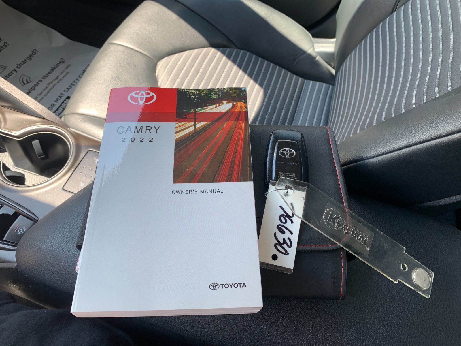 Used 2022 White Toyota SE image 9