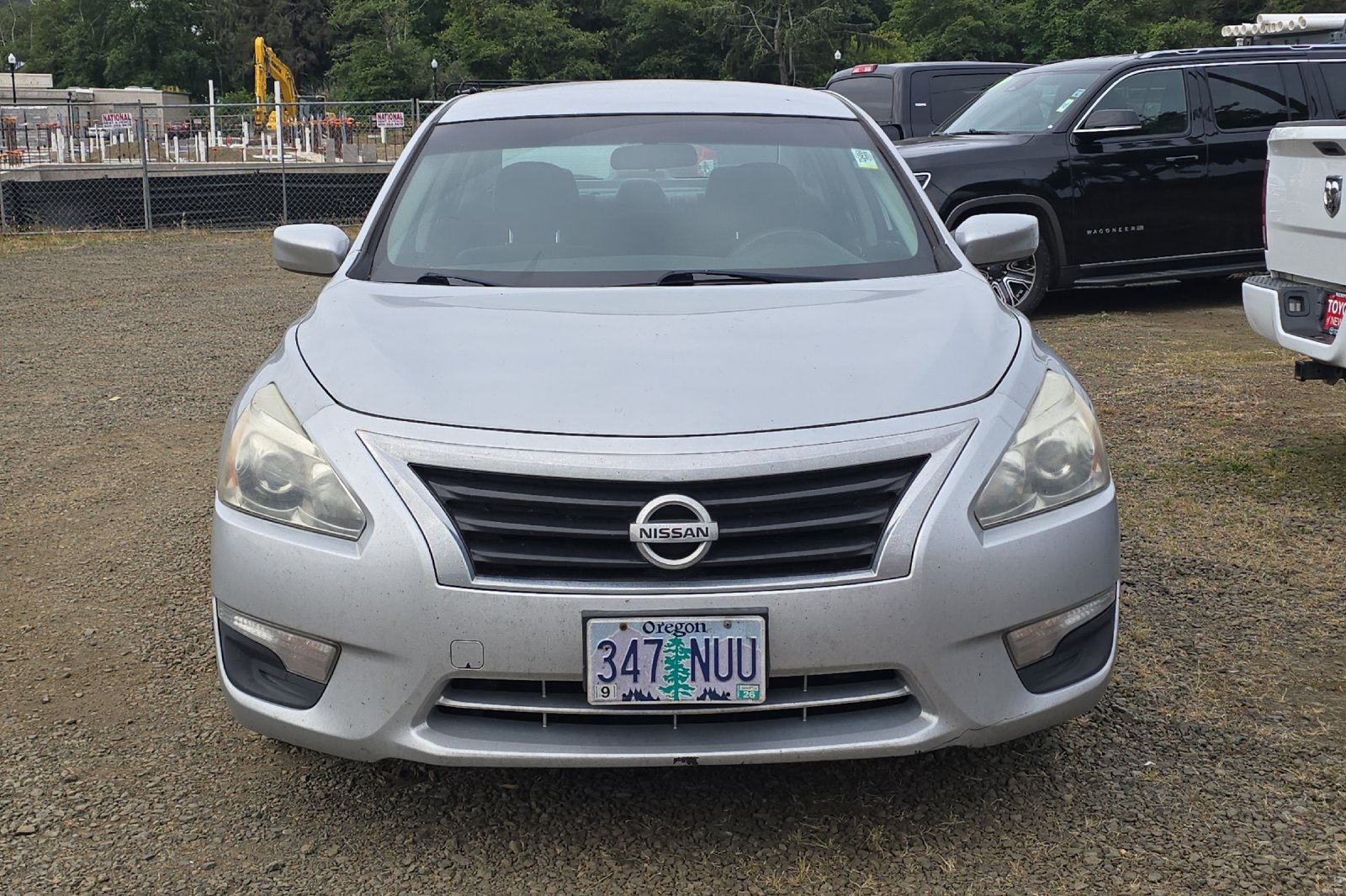 Used 2015 Silver Nissan 2.5 S image 3
