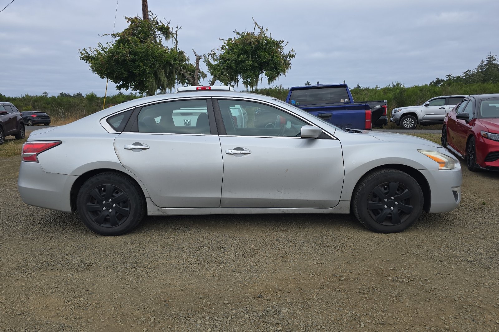 Used 2015 Silver Nissan 2.5 S image 4
