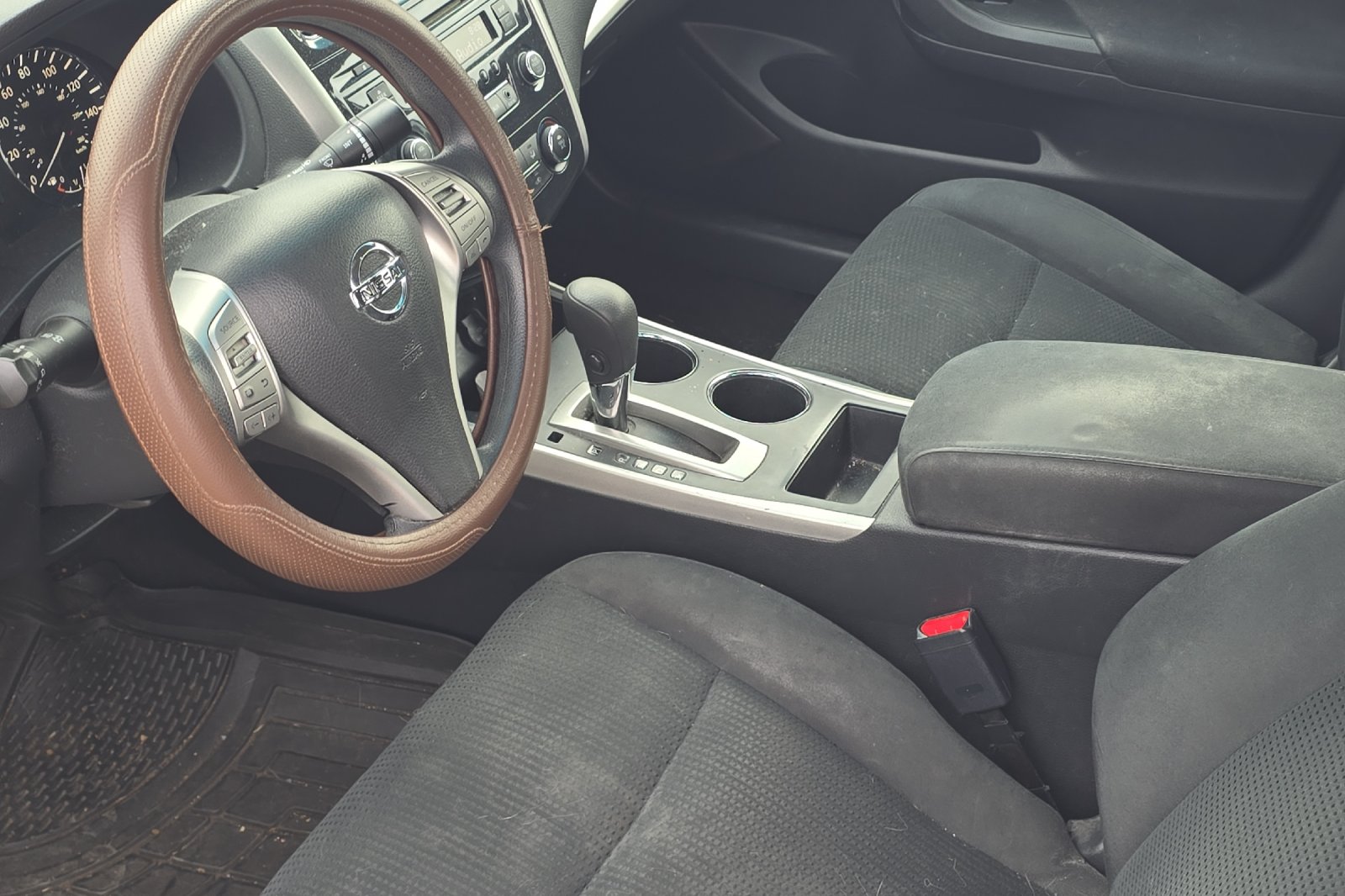 Used 2015 Silver Nissan 2.5 S image 7