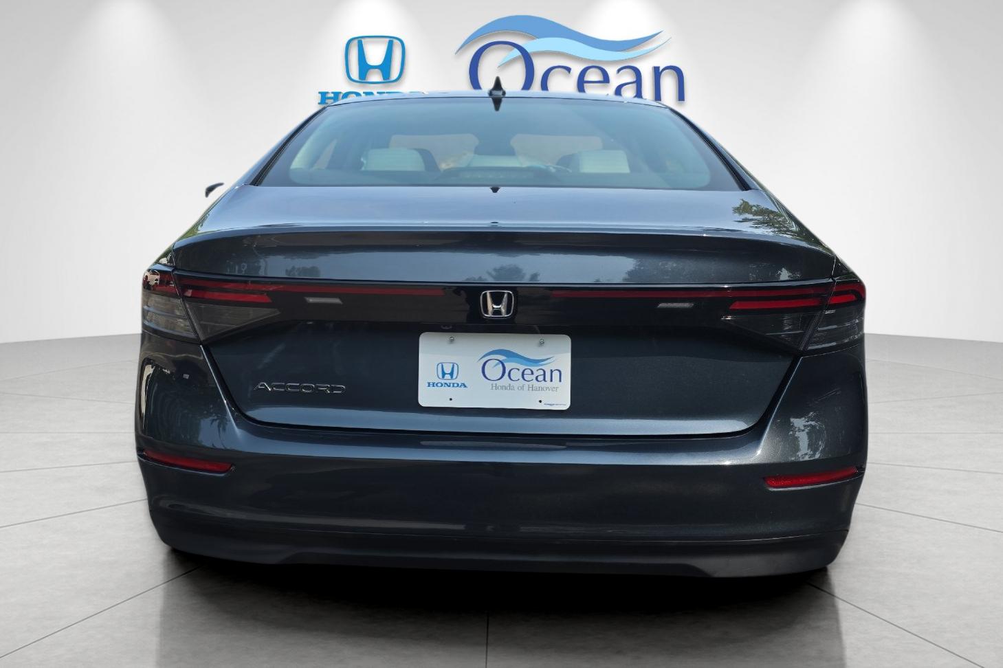 Used 2023 Meteorite Gray Metallic Honda EX image 4
