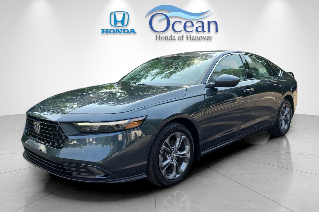 Used 2023 Meteorite Gray Metallic Honda EX image 7