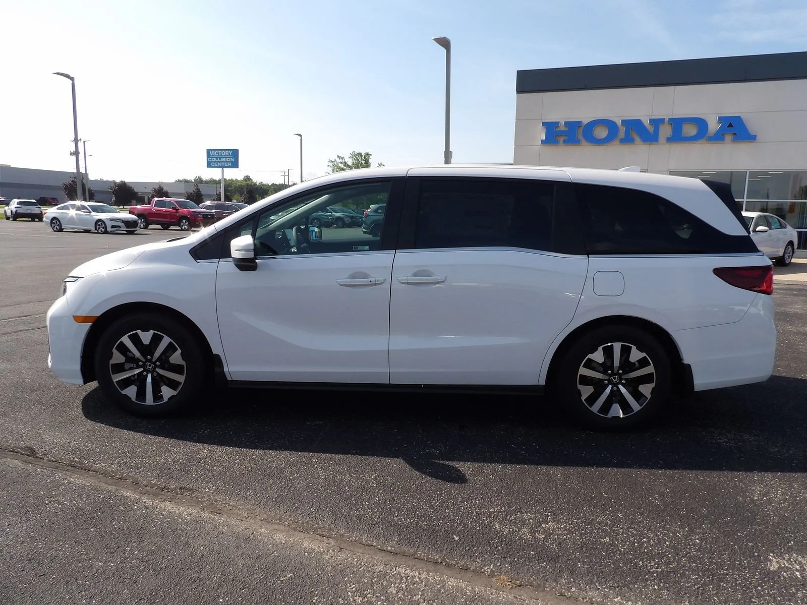 New 2026 Platinum White Honda EX-L image 4