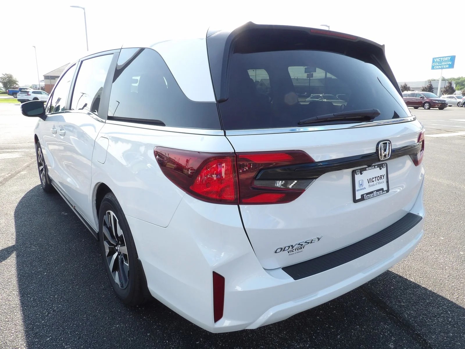 New 2026 Platinum White Honda EX-L image 5
