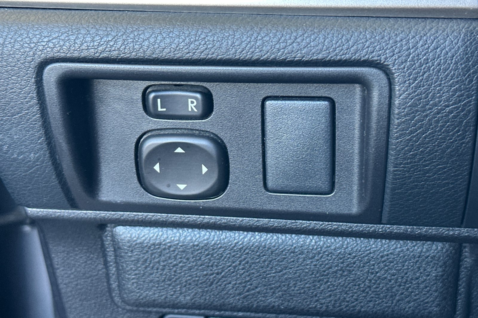 Used 2014 Gray Lexus 350 image 30