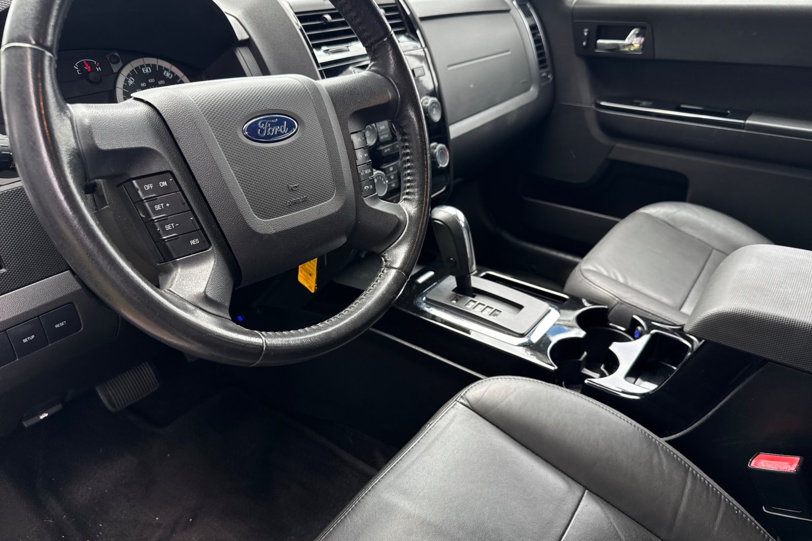 Used 2011 Ingot Silver Ford Limited image 7