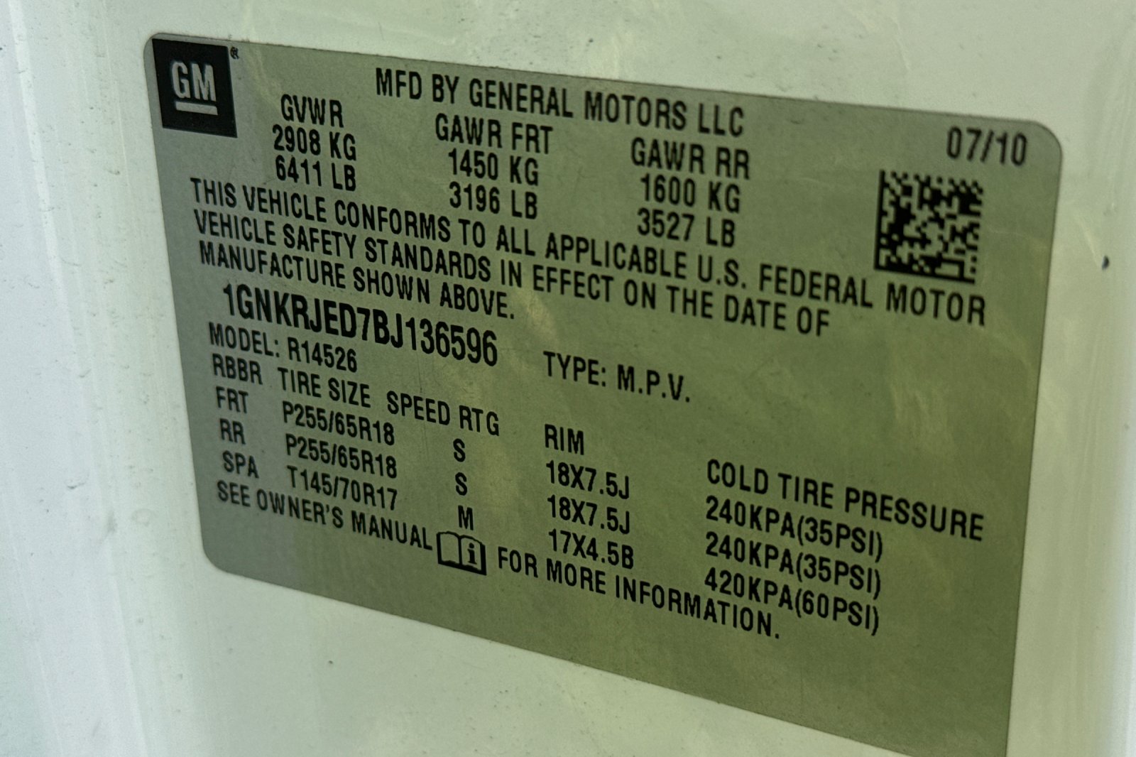 Used 2011 White Chevrolet 2LT image 12