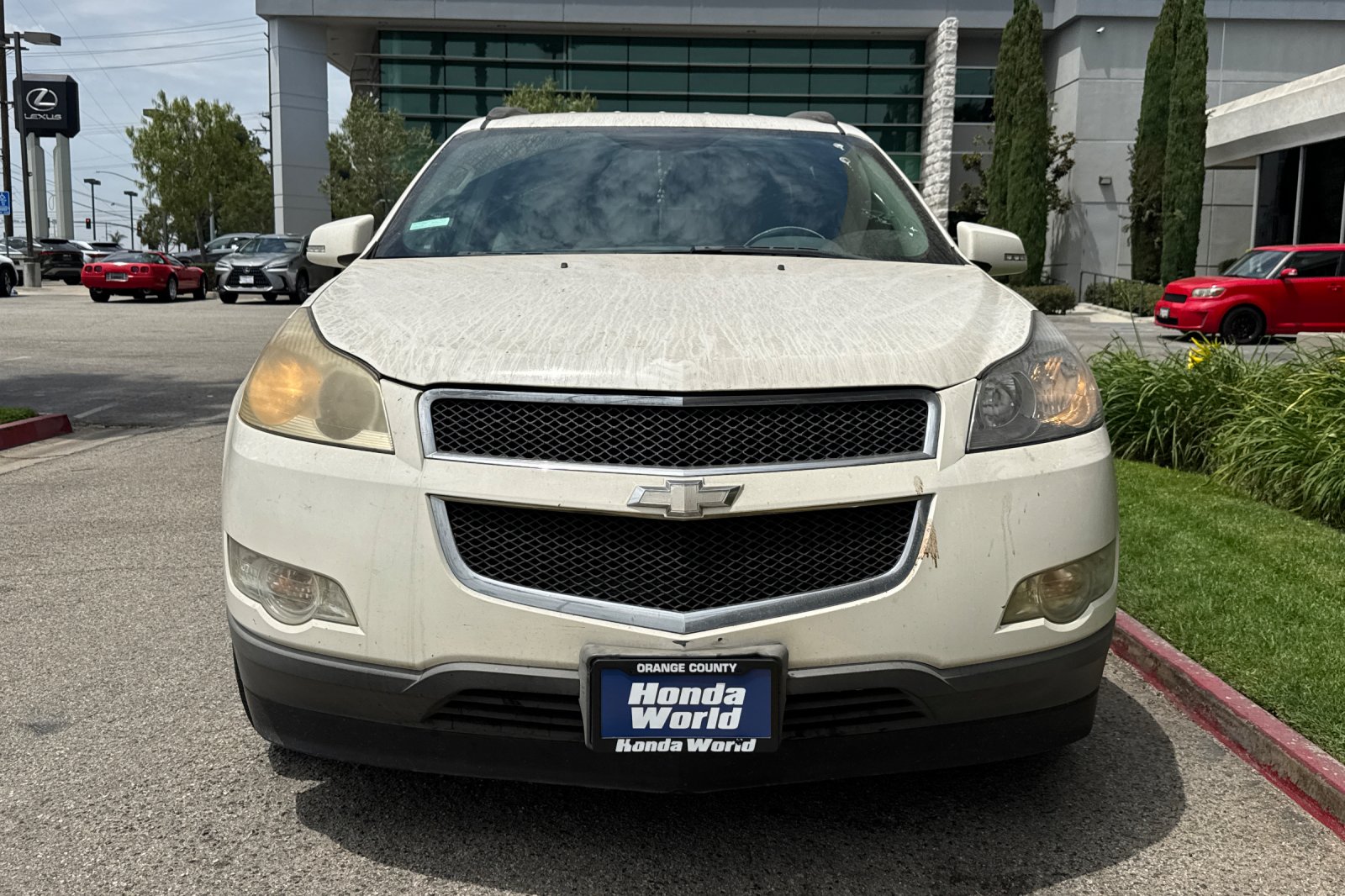 Used 2011 White Chevrolet 2LT image 3
