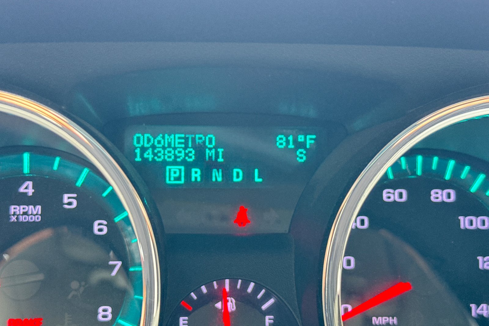 Used 2011 White Chevrolet 2LT image 11