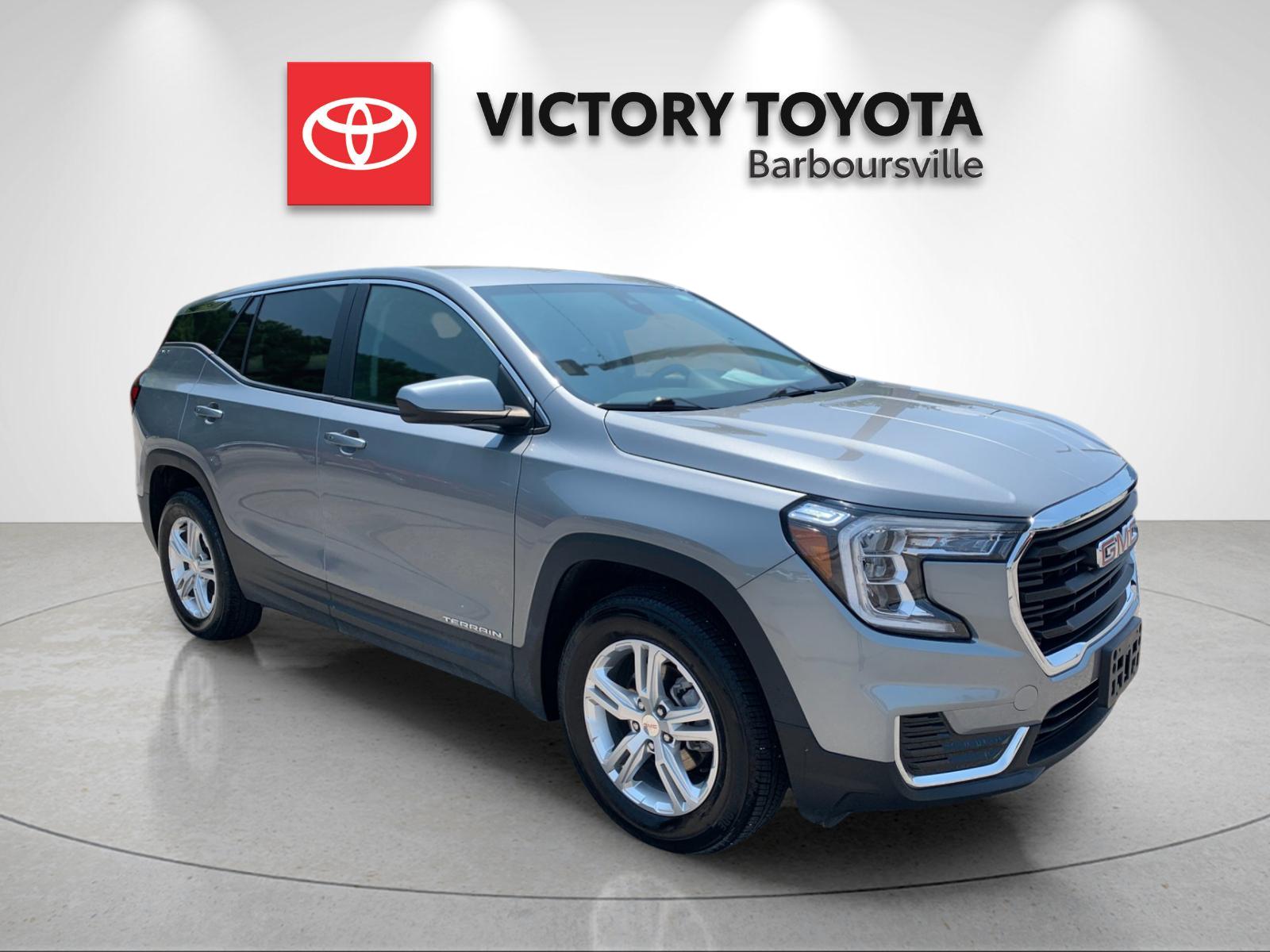 Used 2024 Silver GMC SLE image 5
