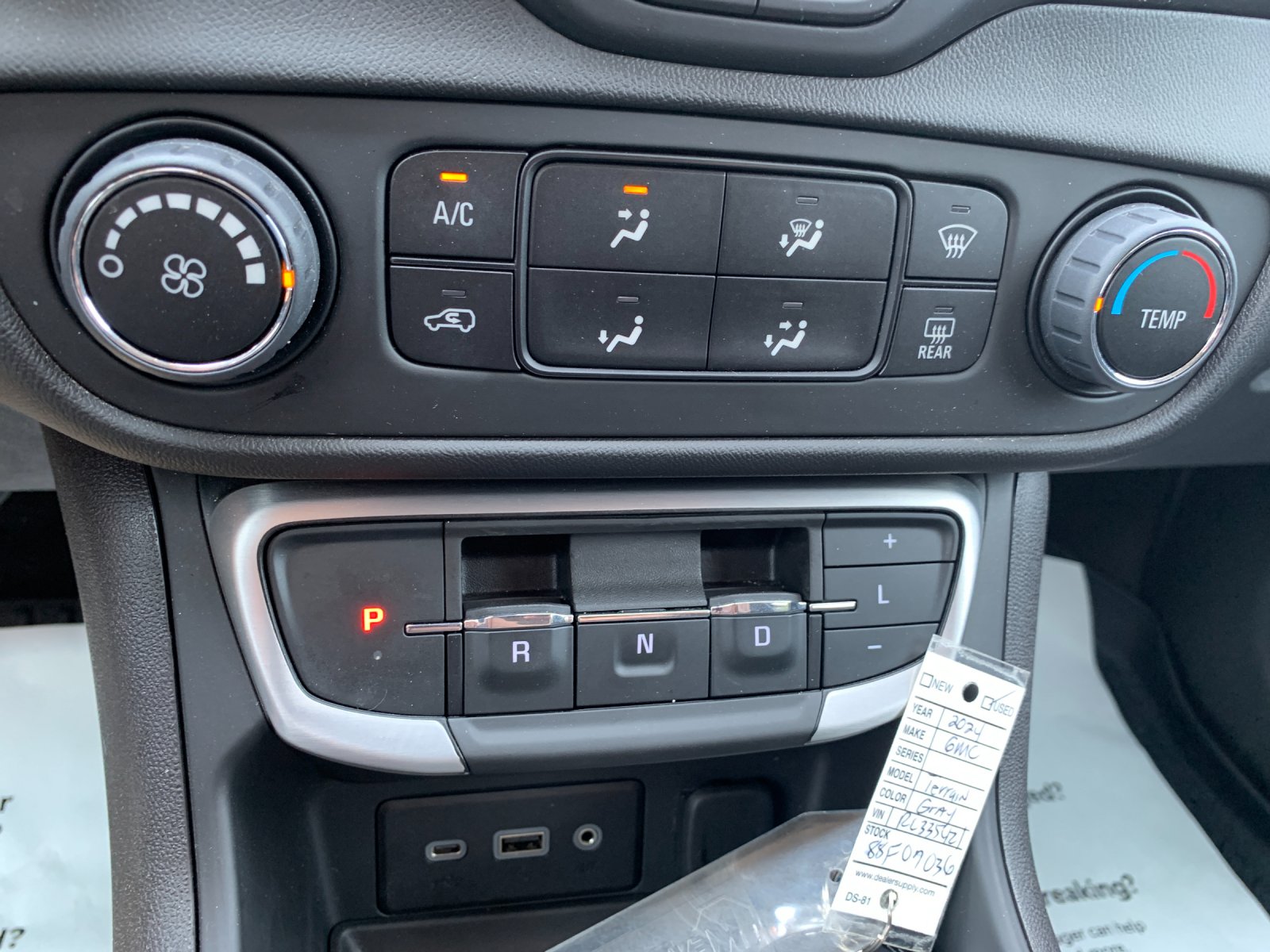 Used 2024 Silver GMC SLE image 23