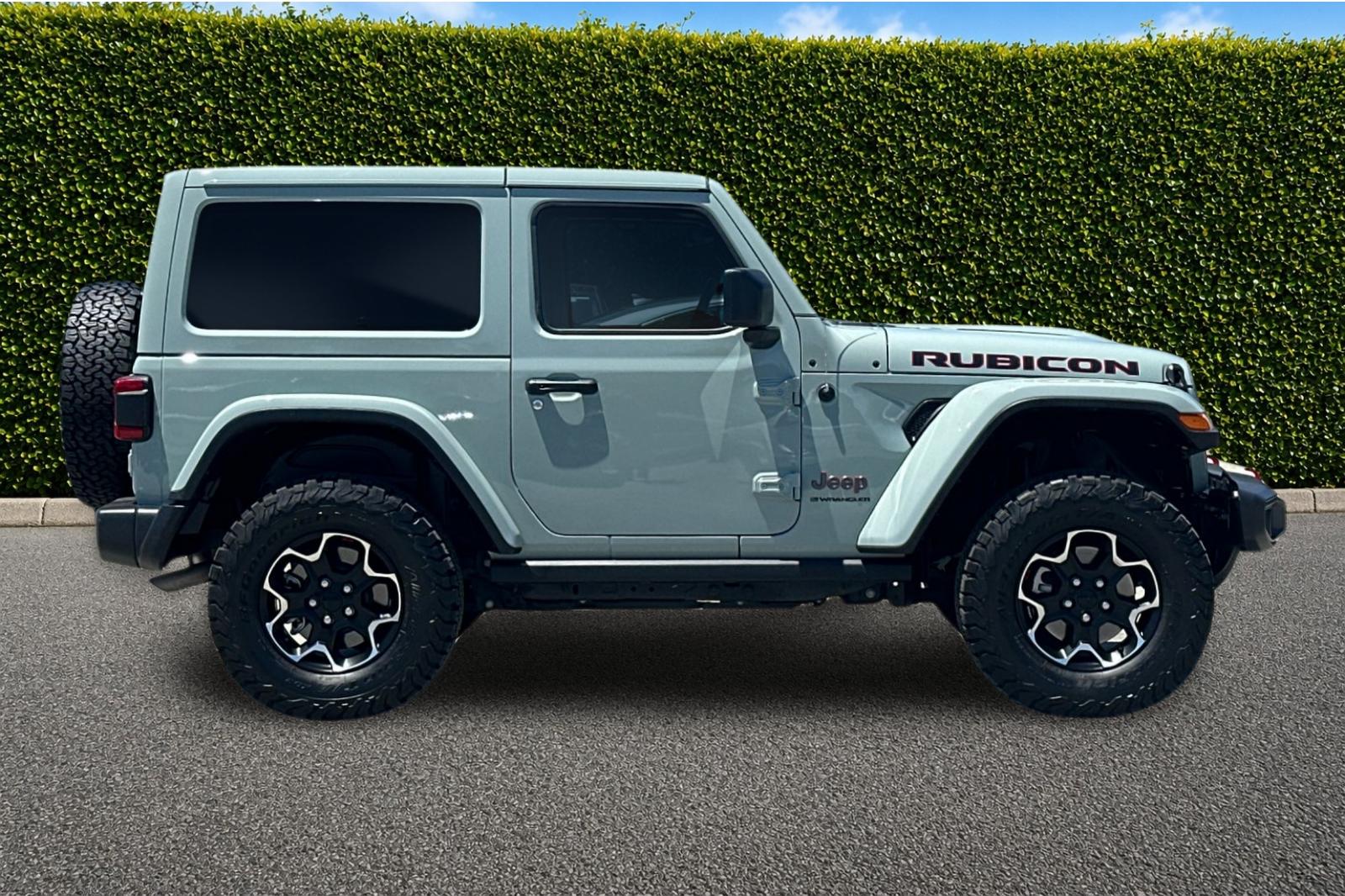 Used 2023  Jeep Rubicon image 3