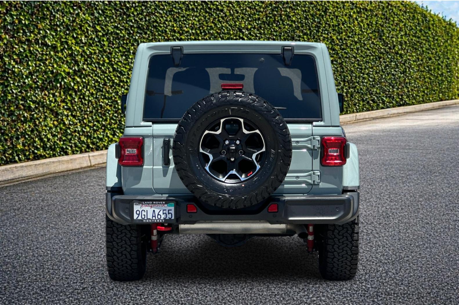 Used 2023  Jeep Rubicon image 5