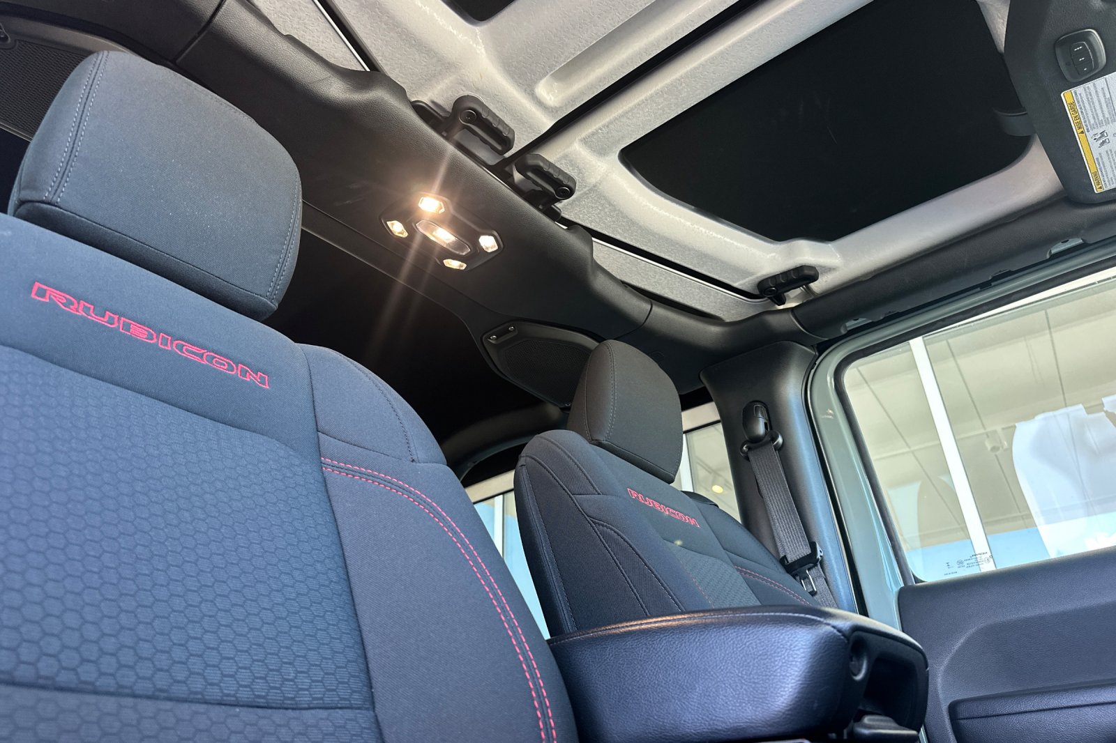 Used 2023  Jeep Rubicon image 16