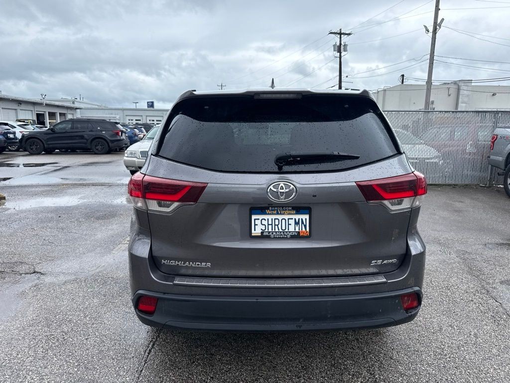Used 2019 Gray Toyota SE image 3