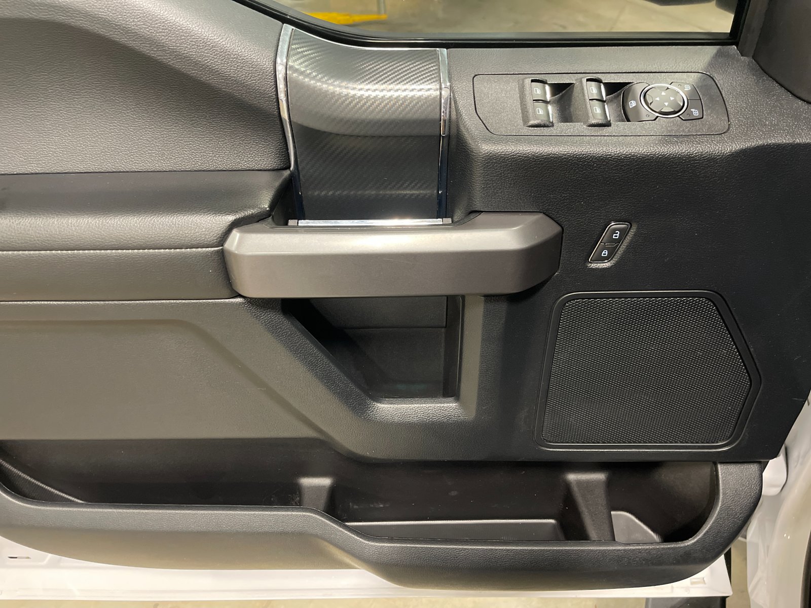 Used 2020 White Ford XLT image 12