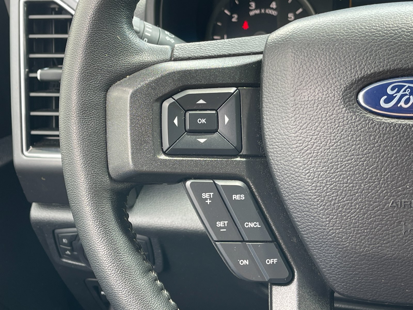 Used 2020 White Ford XLT image 25