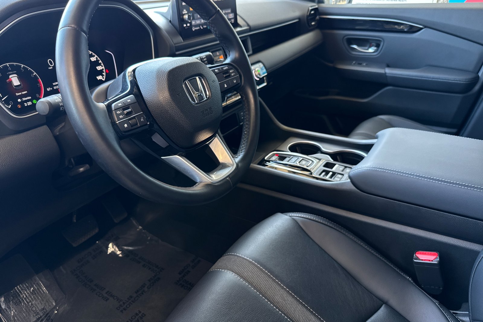 Certified Used 2025 Crystal Black Pearl Honda 2WD Touring image 10