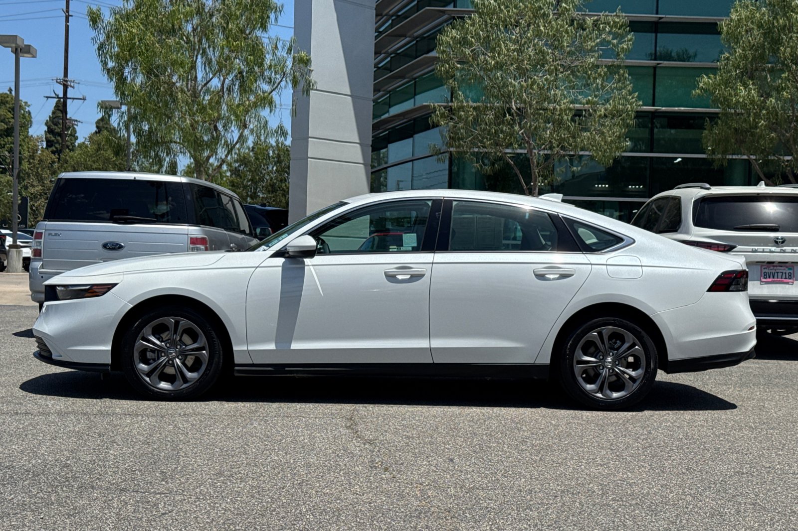 Certified Used 2023 Platinum White Pearl Honda 1.5T EX BD image 7