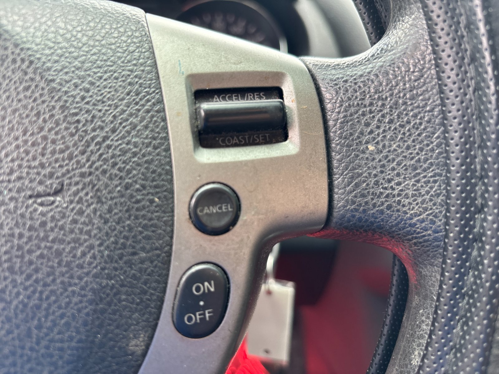 Used 2014 Cayenne Red Nissan S image 19