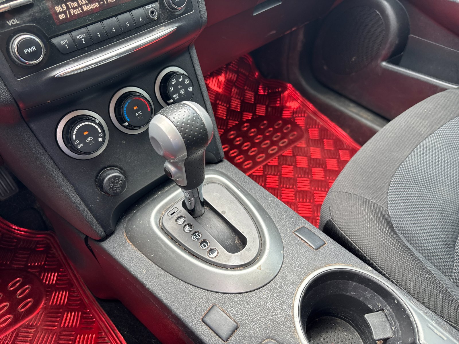 Used 2014 Cayenne Red Nissan S image 25