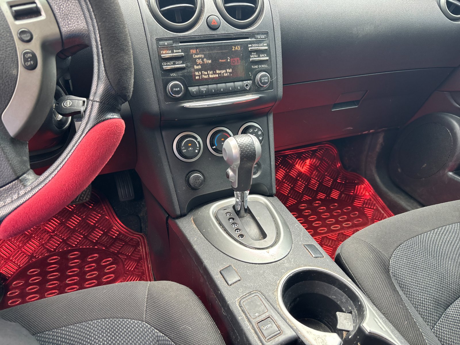 Used 2014 Cayenne Red Nissan S image 27