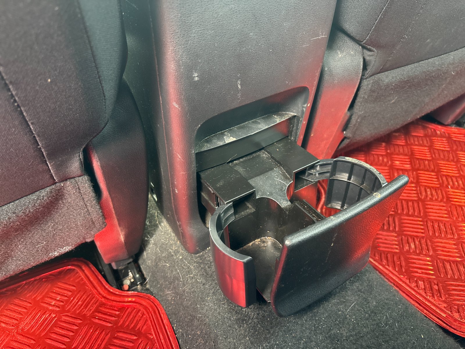 Used 2014 Cayenne Red Nissan S image 32