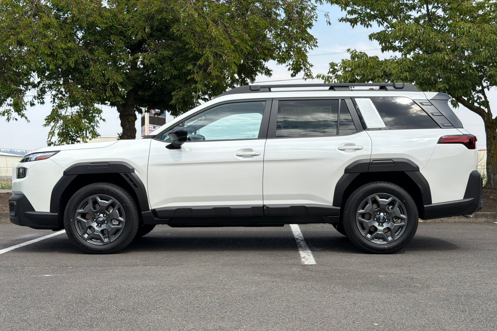 New 2026 CRYSTAL WHITE PEARL Subaru Premium image 7