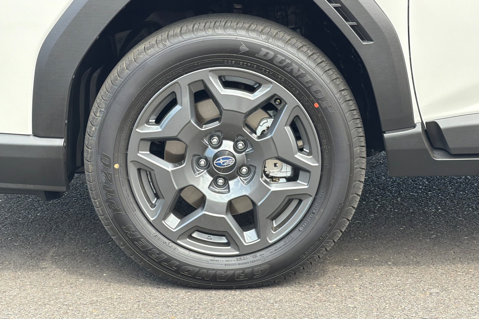 New 2026 CRYSTAL WHITE PEARL Subaru Premium image 25