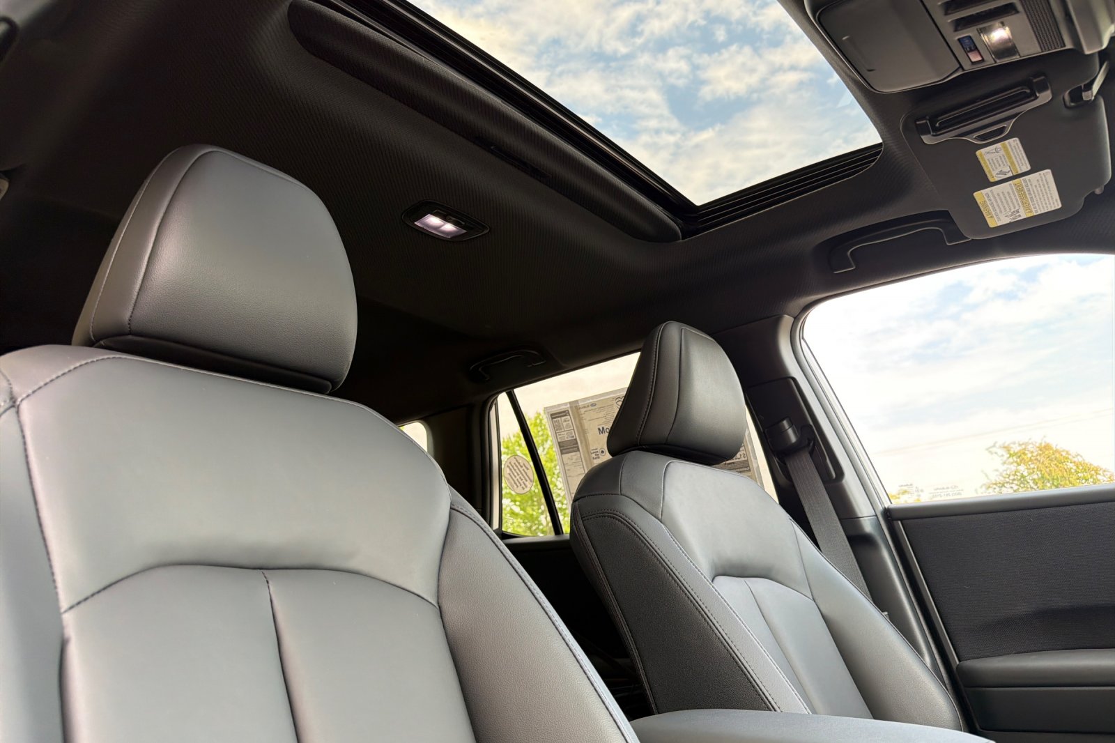 New 2026 CRYSTAL WHITE PEARL Subaru Premium image 17