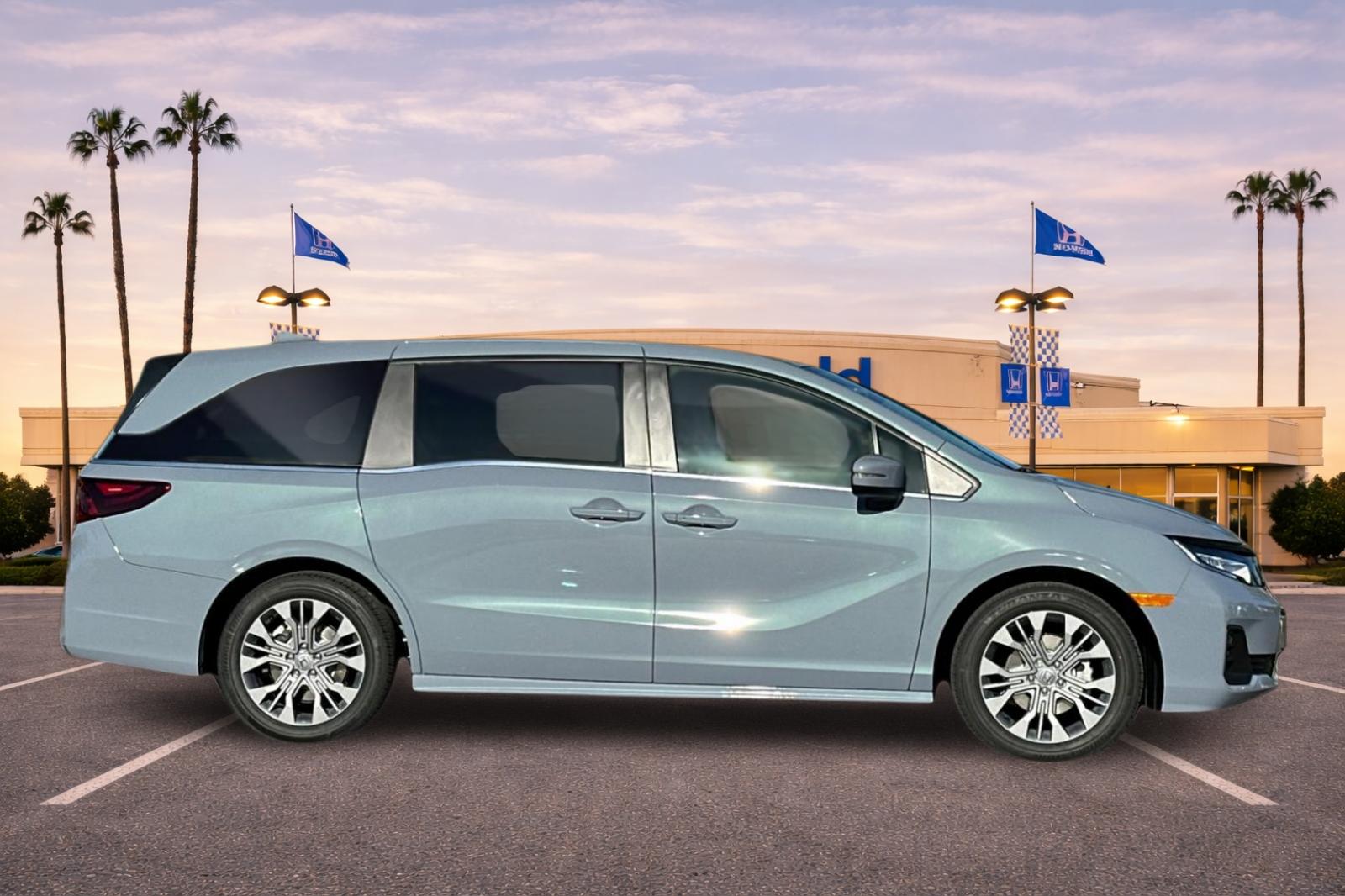 New 2026 Sonic Gray Pearl Honda Touring image 3