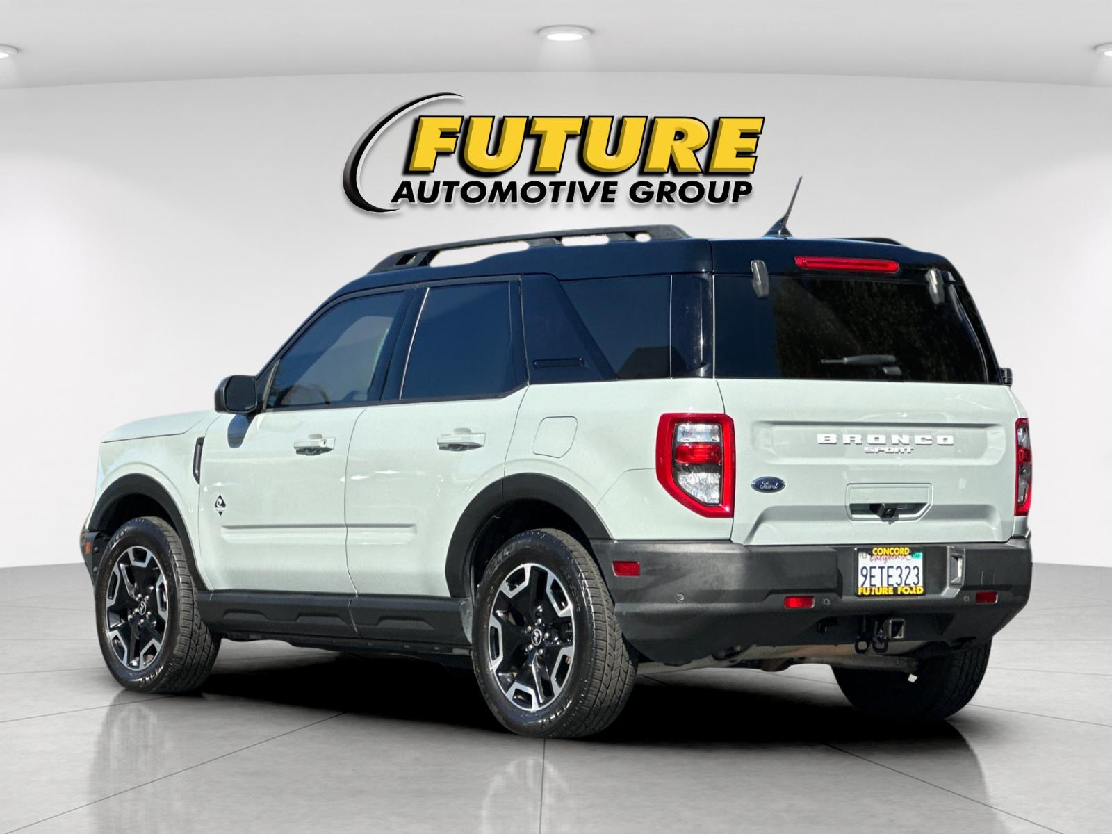 Used 2022 Green Ford Outer Banks image 5
