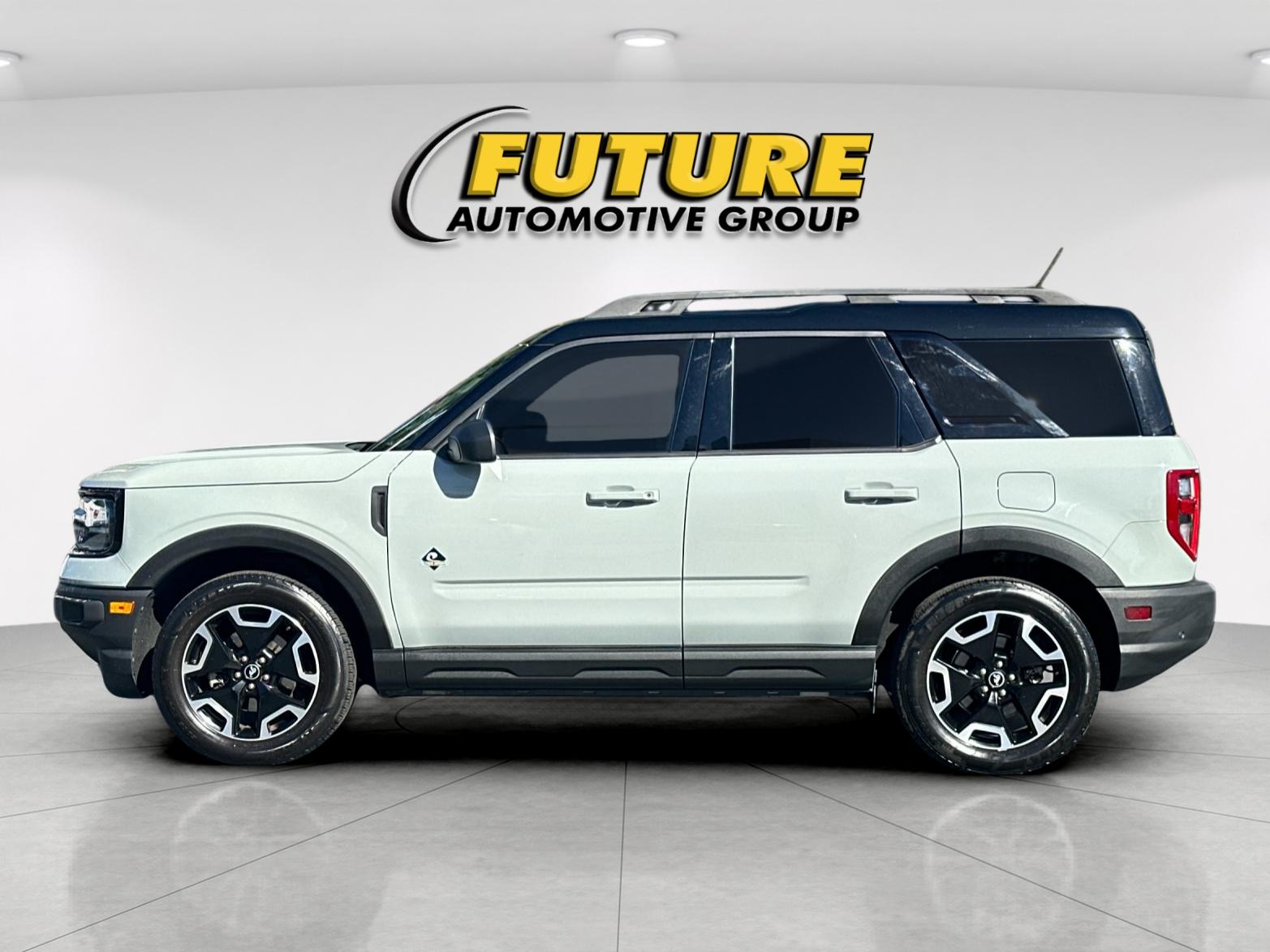 Used 2022 Green Ford Outer Banks image 6