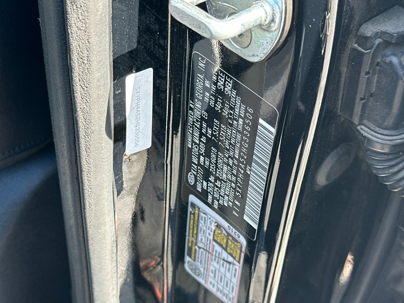 Used 2017 Black Kia EX image 28