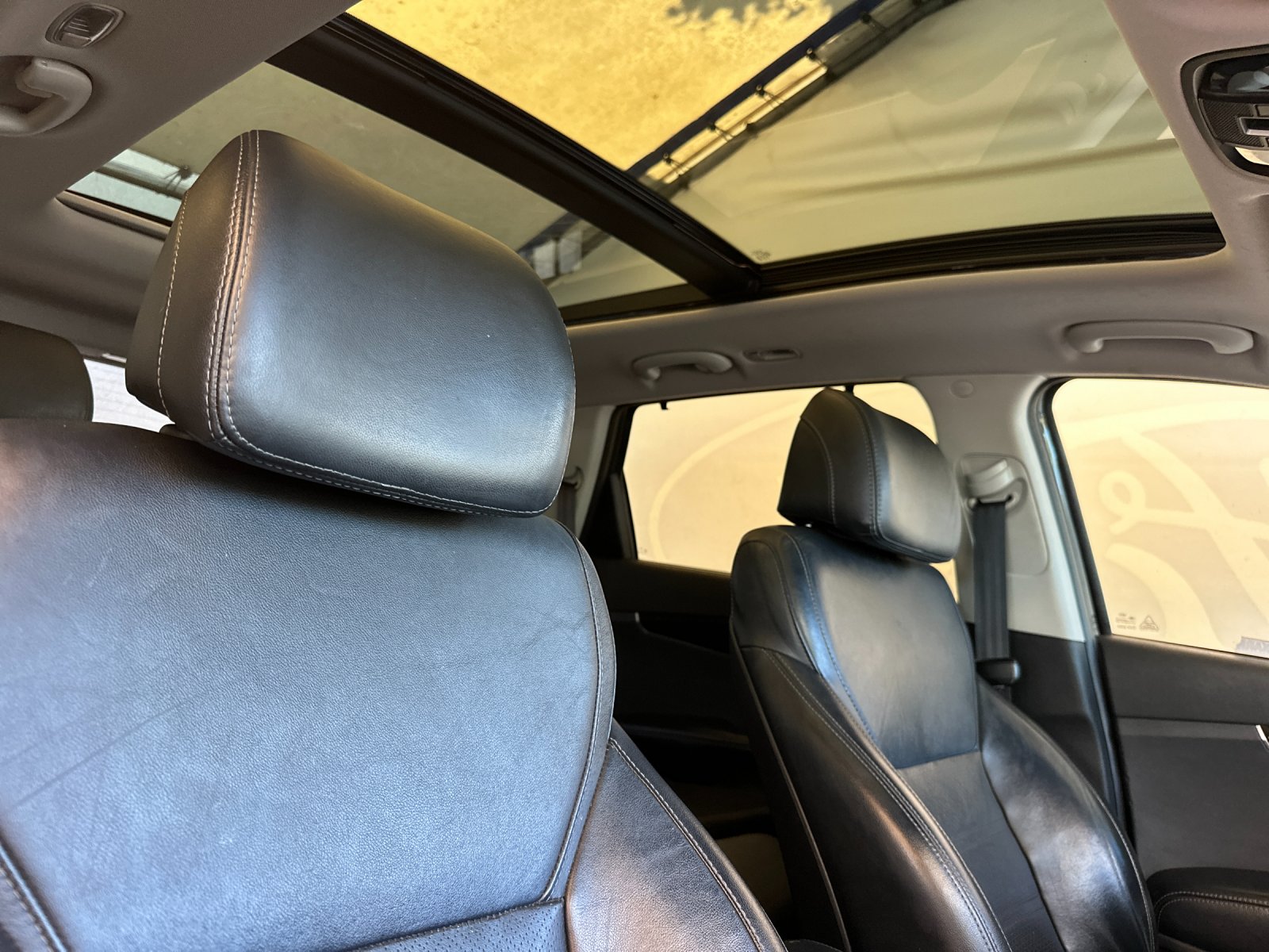 Used 2017 Black Kia EX image 17