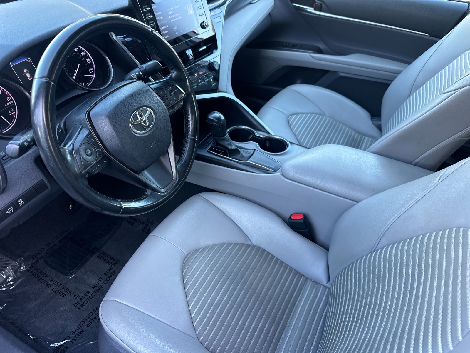 Used 2021 White Toyota SE image 9