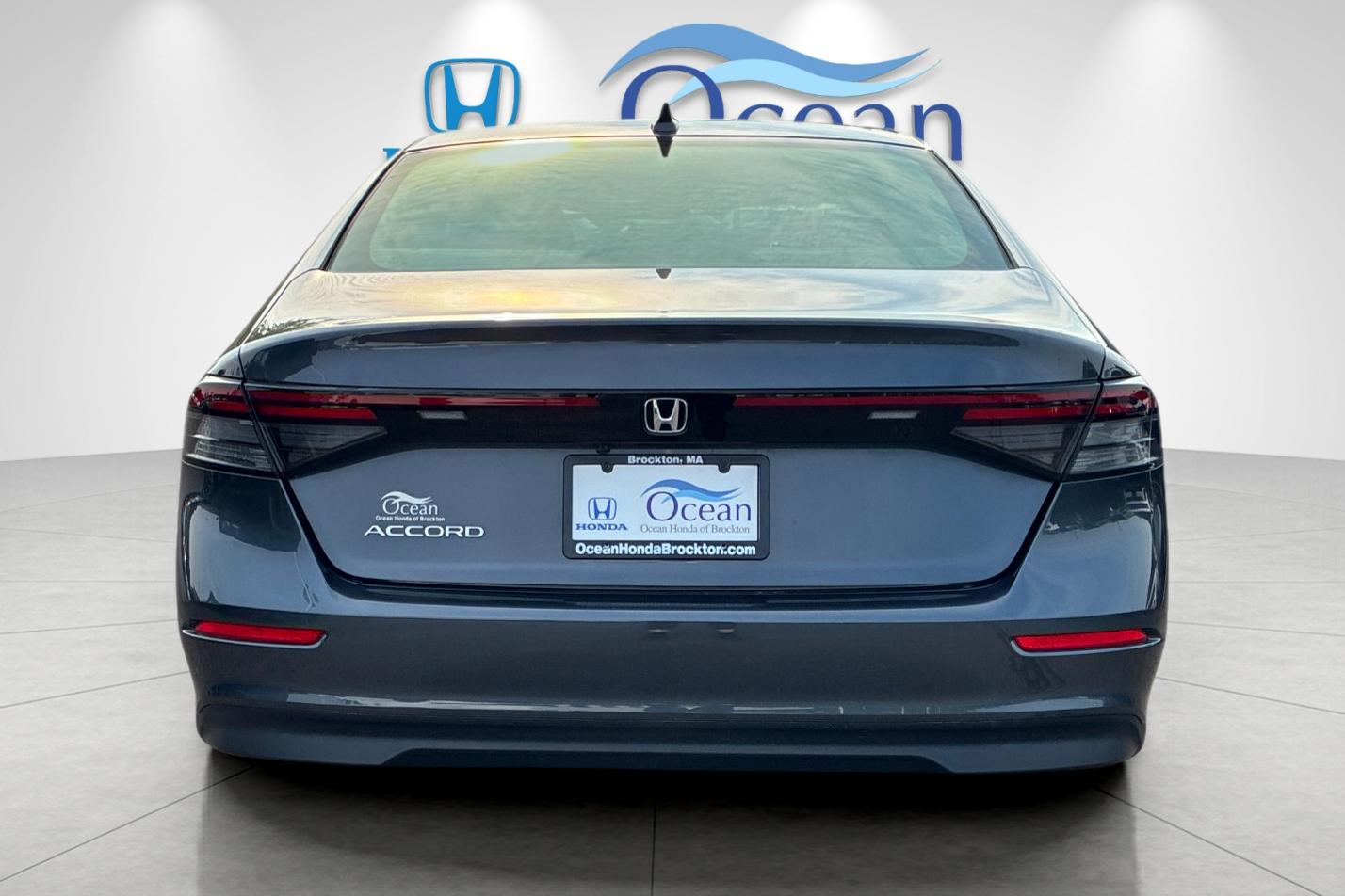 Used 2024 Meteorite Gray Metallic Honda LX image 4