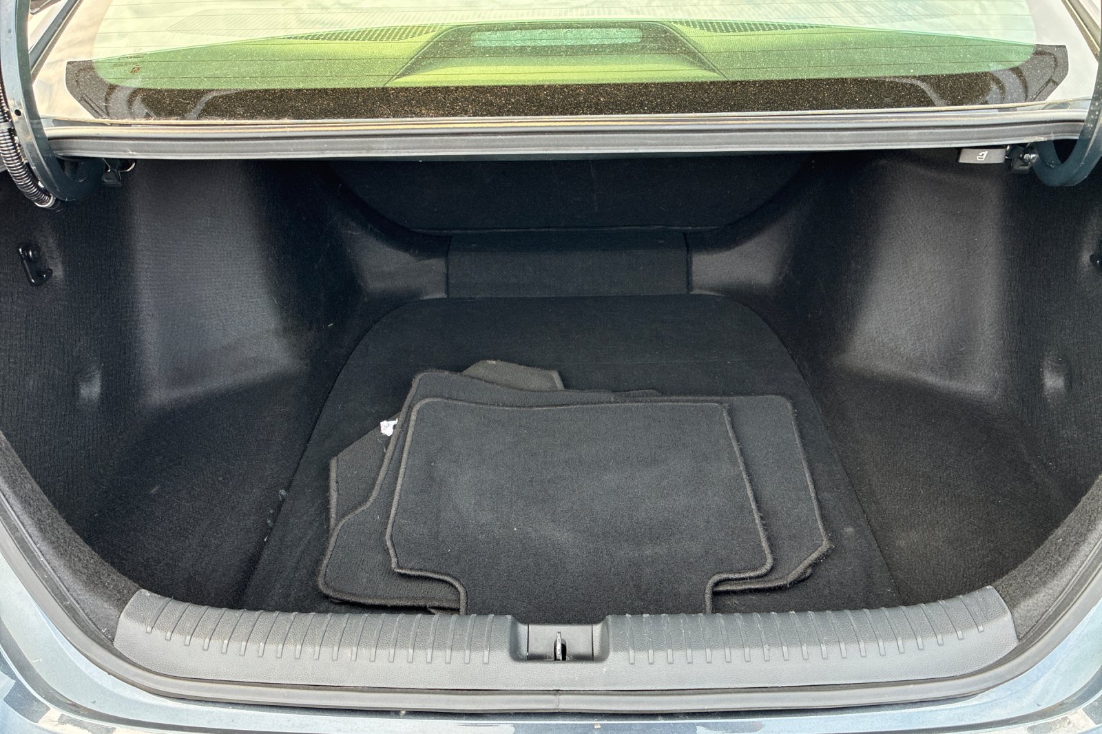 Used 2024 Meteorite Gray Metallic Honda LX image 18