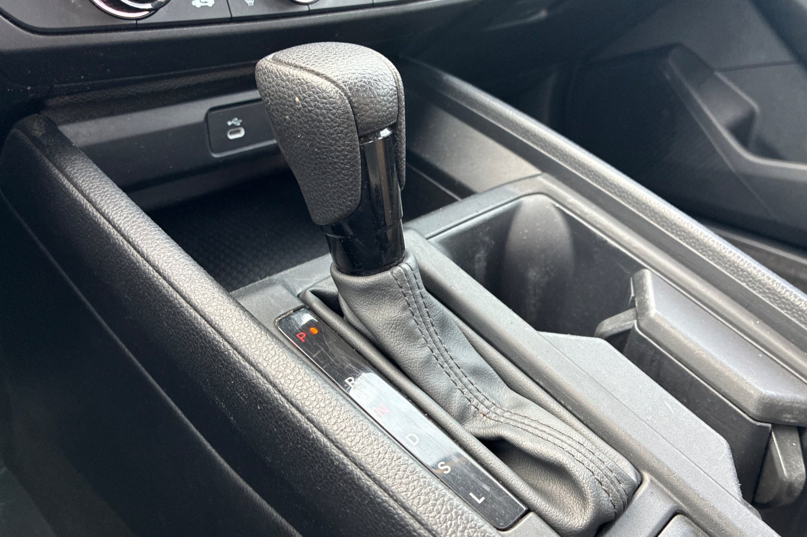 Used 2024 Meteorite Gray Metallic Honda LX image 24