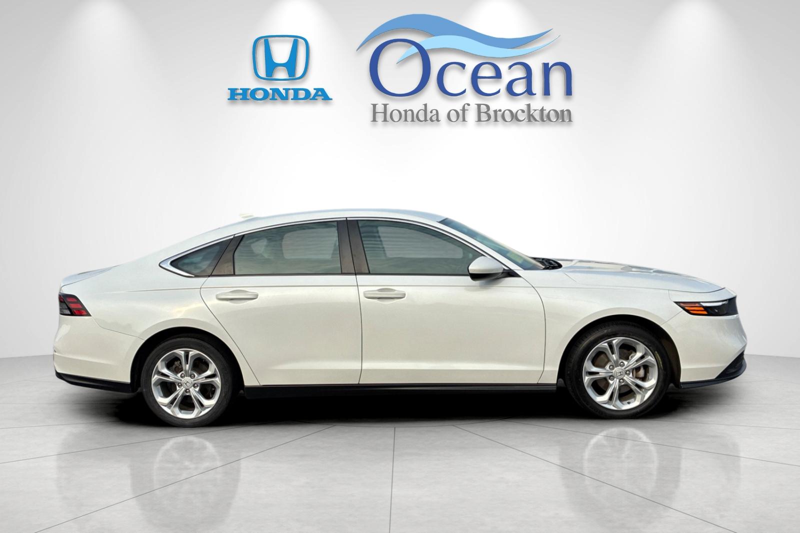 Used 2023 Platinum White Pearl Honda LX image 2