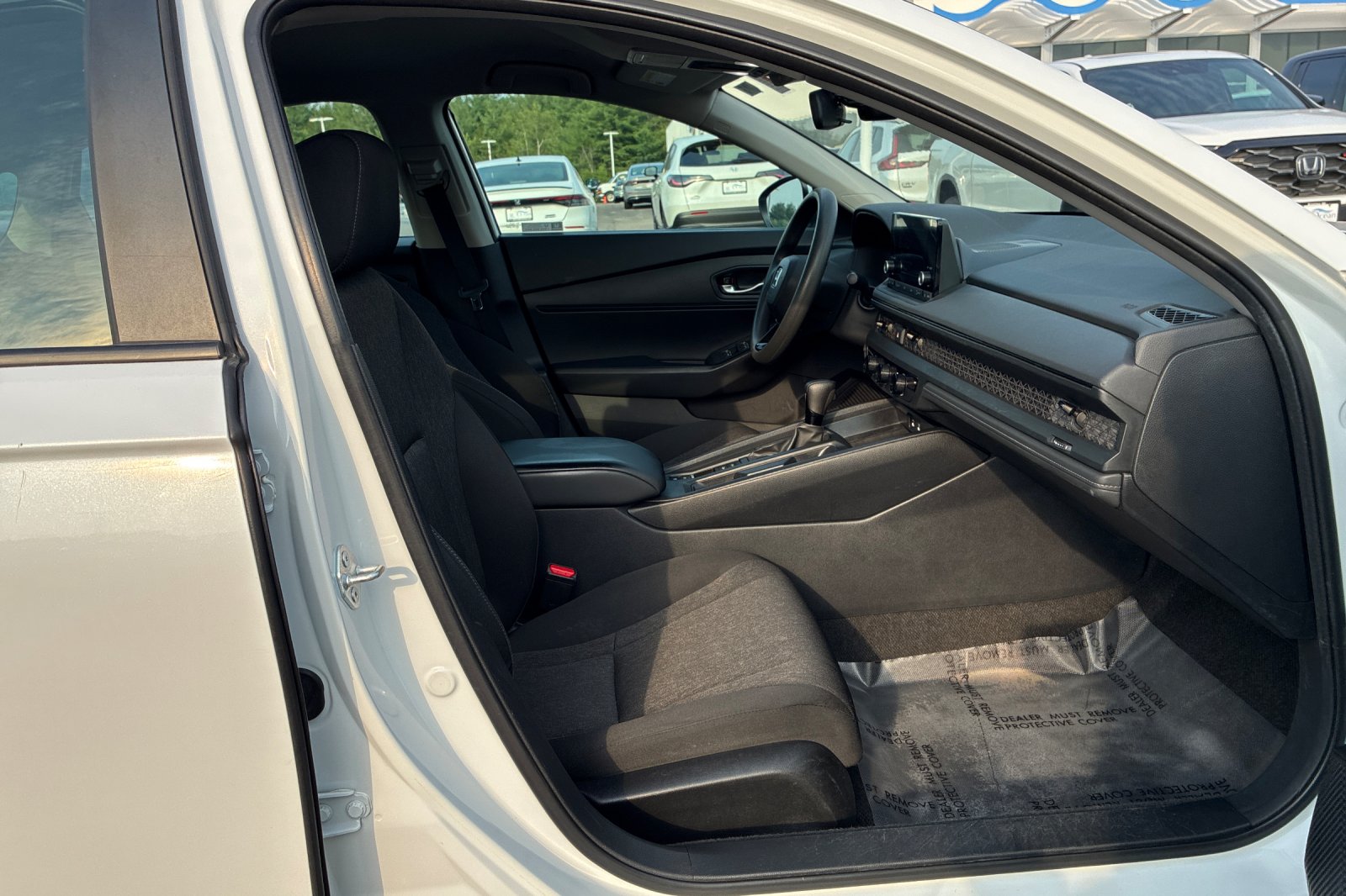 Used 2023 Platinum White Pearl Honda LX image 19
