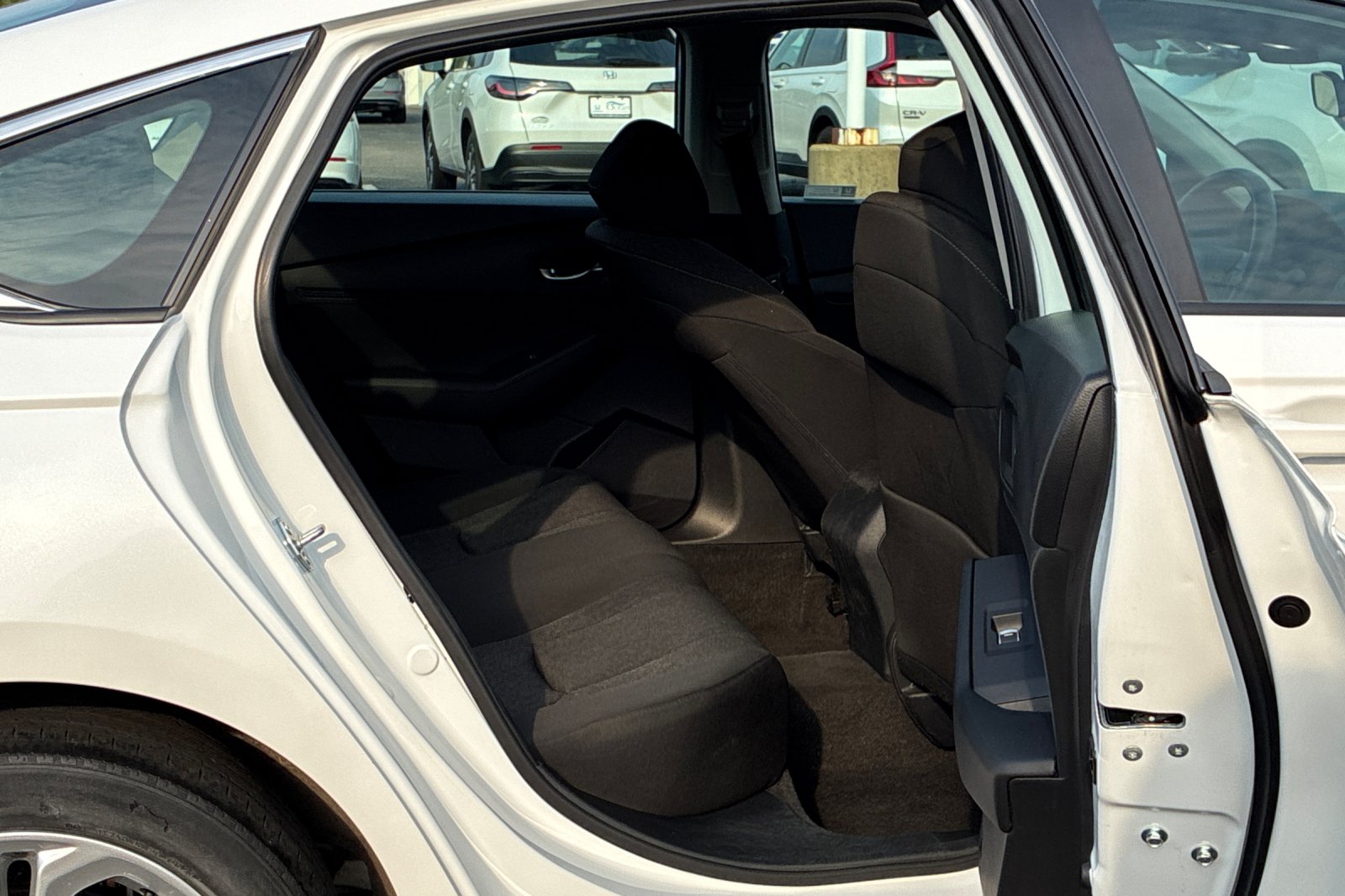 Used 2023 Platinum White Pearl Honda LX image 16